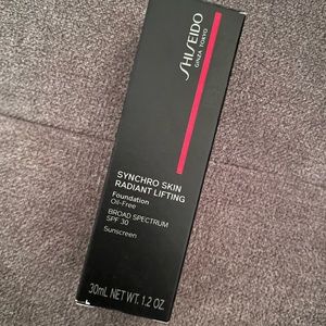 Shiseido Synchro Skin Radiant Lifting Foundation